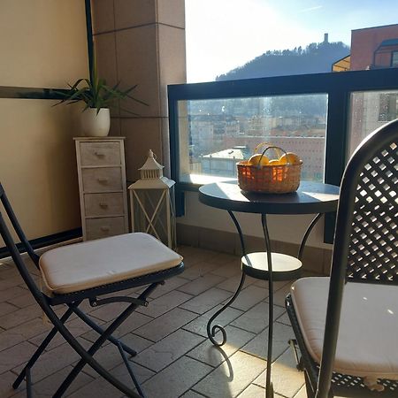 Bilocale Con Terrazzo E Box Auto Su Richiesta Daire Como Dış mekan fotoğraf